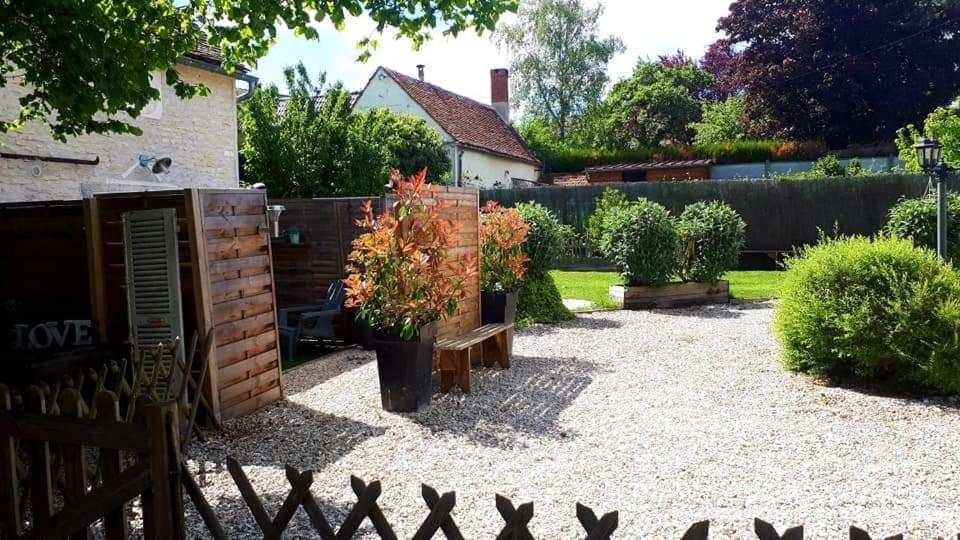 Chez Gladys Et Ses Enfants Lain Exterior foto